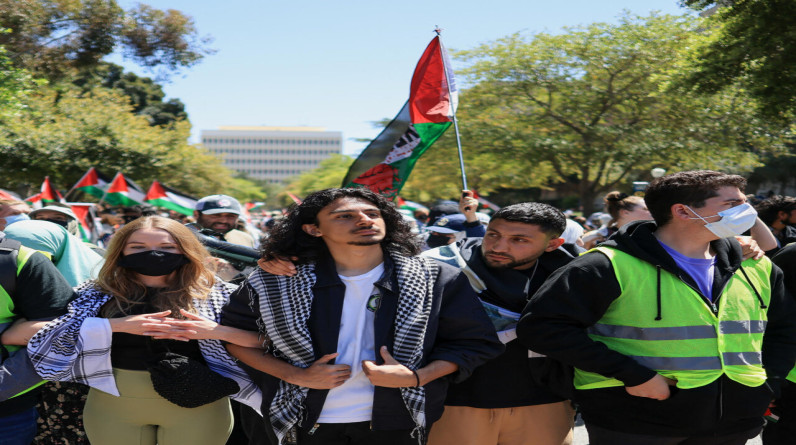 إعلام-أمريكي-جامعات-خضعت-لمطالب-الطلبة-المعتصمين-الداعمين-لفلسطين